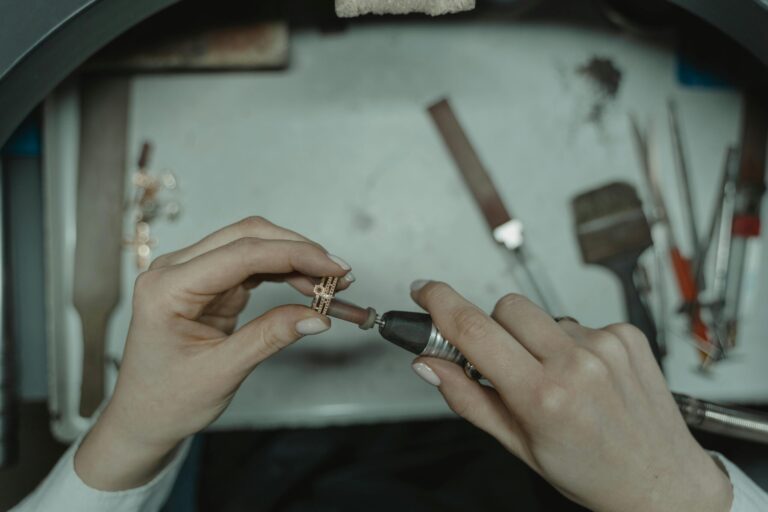 Why More Couples Are Choosing a Custom Ring in Vancouver for Their Engagement