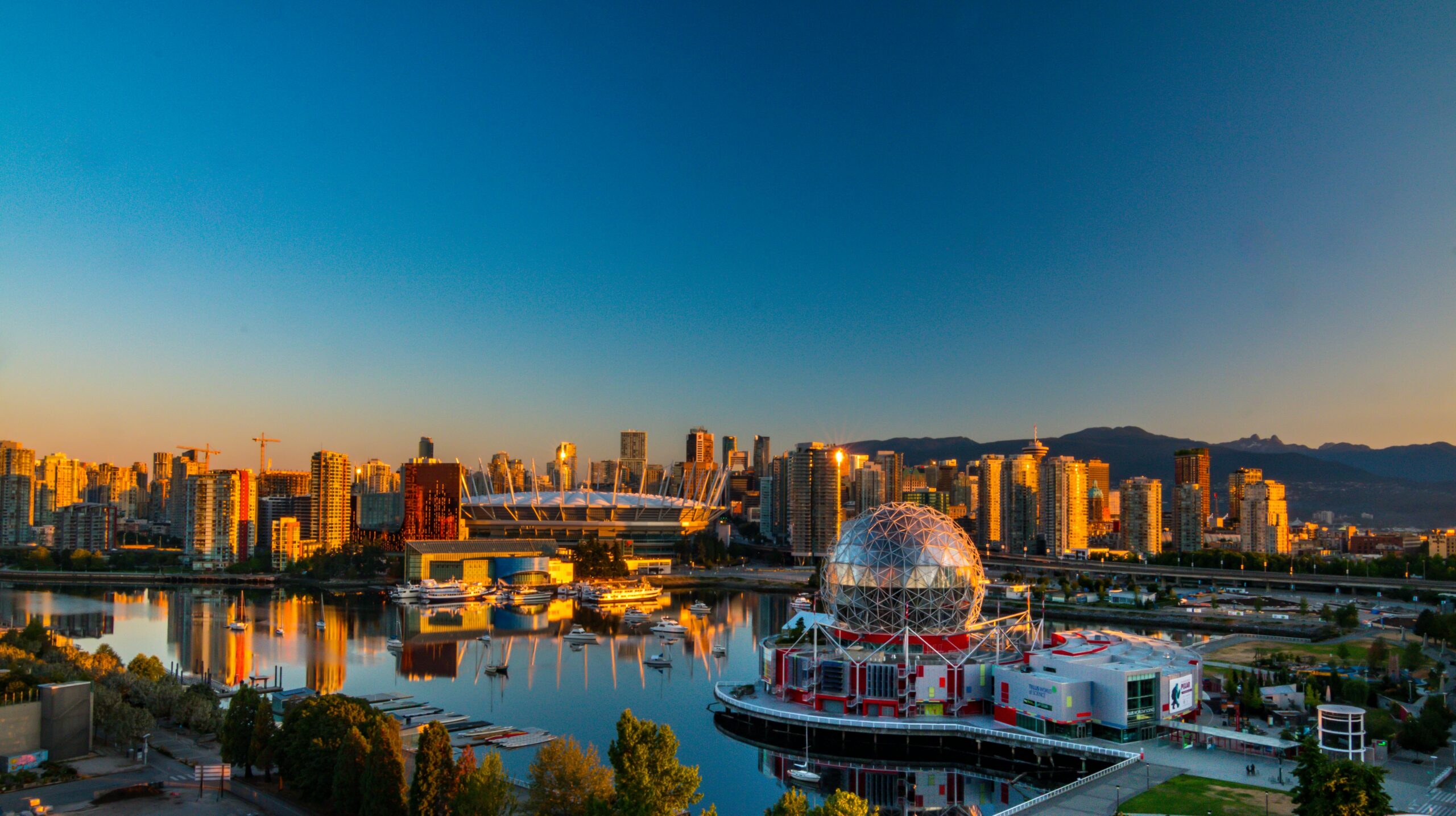 Why More Couples Are Custom Designing Vancouver Engagement Rings