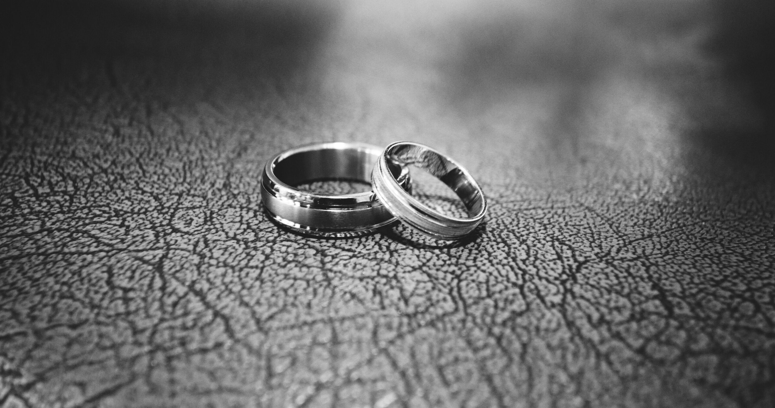 You: Custom Wedding Ring vs Ready Made: What’s the Difference?