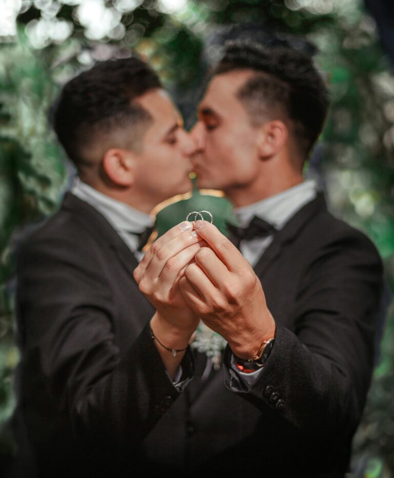 Mens Wedding Bands Vancouver: Popular Styles, Metals, and What Holds Up Over