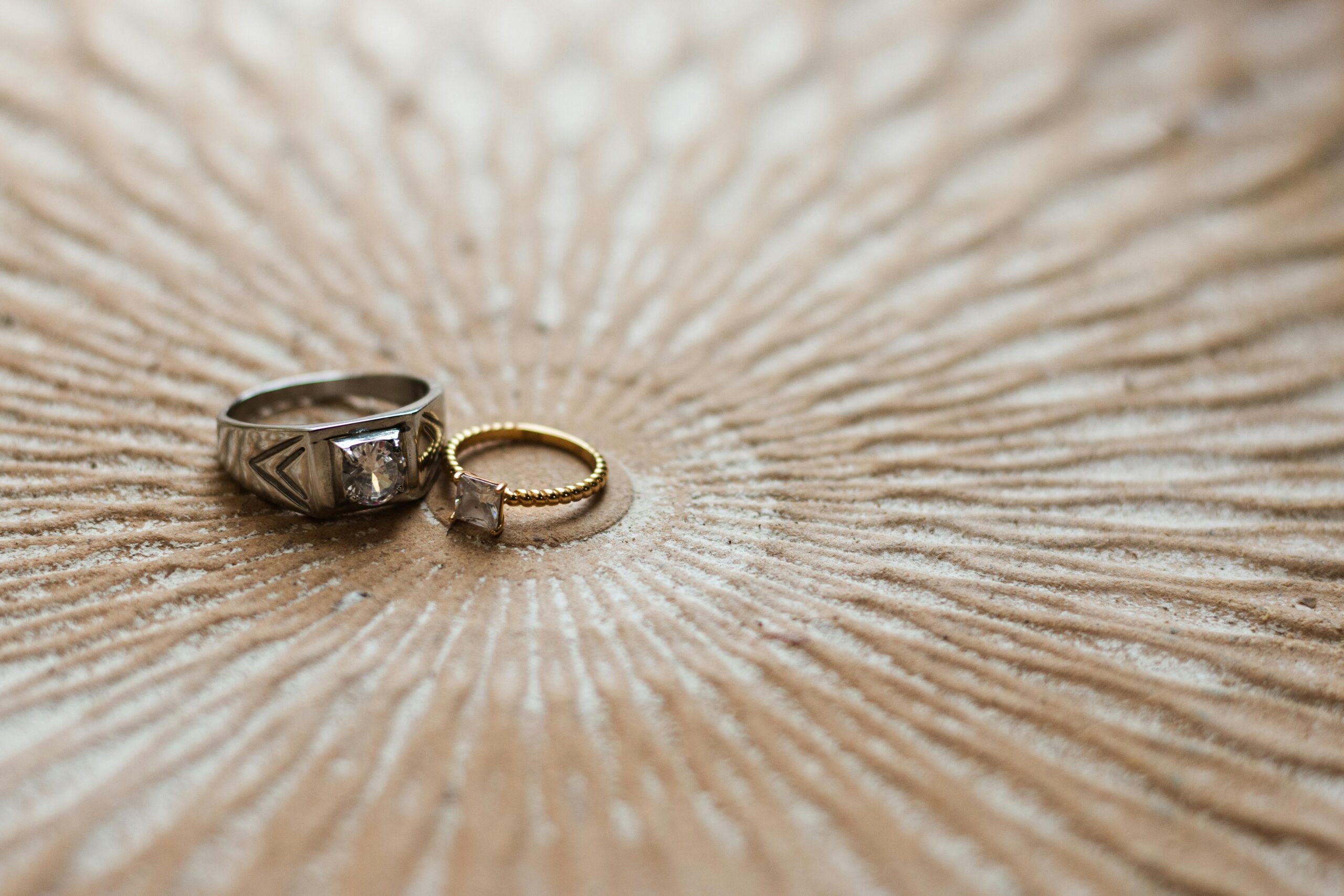 Custom Engagement Rings Vancouver: Working With a Local Jeweller vs Ordering Online